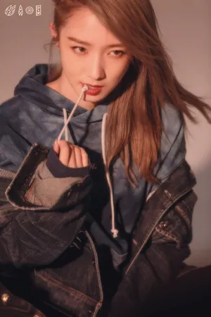 火箭少女101孟美岐写真花絮图片_2