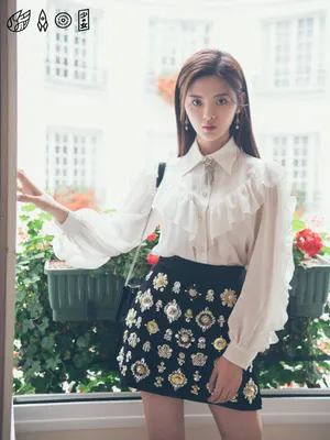 火箭少女101杨超越巴黎时装周图片_2