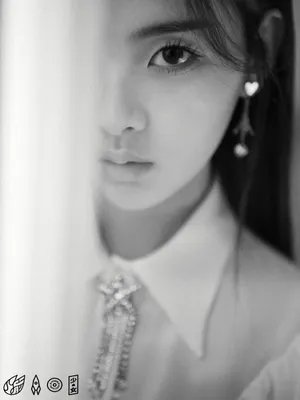 火箭少女101杨超越巴黎时装周图片_3