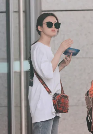 火箭少女101杨超越饭拍照图片_2