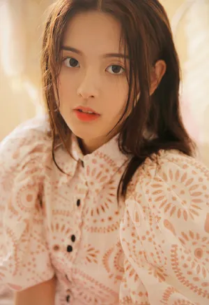 火箭少女101杨超越甜美少女风写真图片