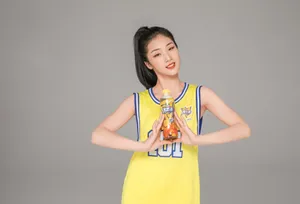 火箭少女101代言写真海报图片_1
