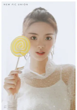 火箭少女101杨超越性感写真图片_8