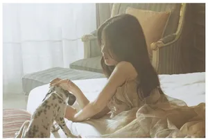 火箭少女101杨超越高冷宫廷风写真图片_1