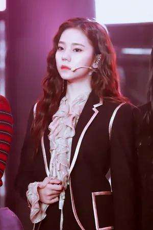 火箭少女101紫宁性感图片_1