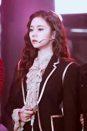 火箭少女101紫宁性感图片_4
