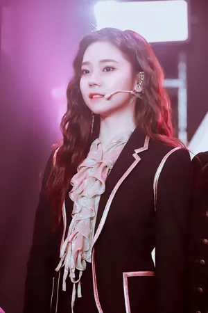 火箭少女101紫宁性感图片_5