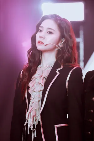 火箭少女101紫宁性感图片_7