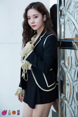 火箭少女101性感高清图片_9