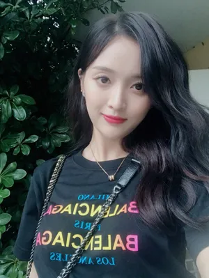 火箭少女101吴宣仪图片_3