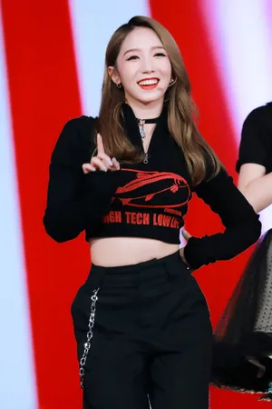 火箭少女101孟美岐最新图片_4