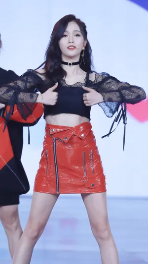 火箭少女101吴宣仪最新图片_2