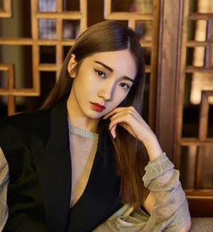 孟美岐yamy杂志写真图片_1