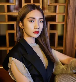 孟美岐yamy杂志写真图片_2