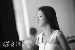 火箭少女101最新拍摄黑白花絮图片_3
