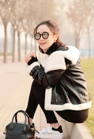 李曼机车风皮衣写真图片_7