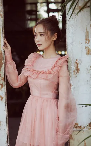 李曼粉色长裙优雅图片_4