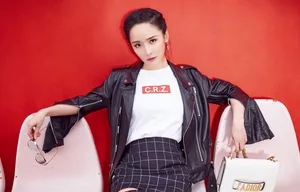 李曼率性机车风皮衣写真图片_1