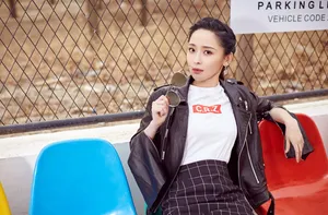 李曼率性机车风皮衣写真图片_3