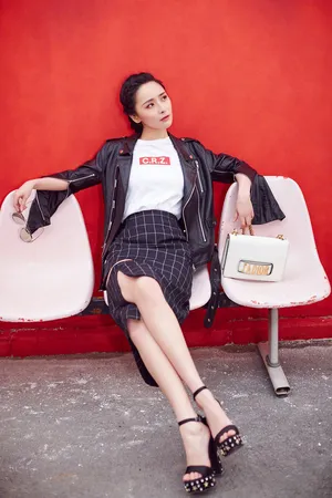 李曼率性机车风皮衣写真图片_4