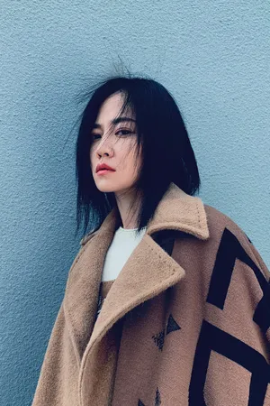 谭卓时尚杂志写真大片_8