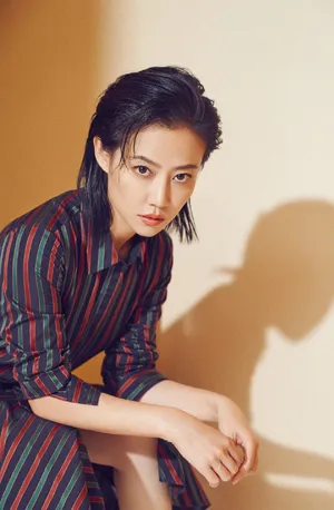 谭卓时尚干练活动写真图片_2