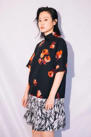谭卓优雅气质写真图片_5