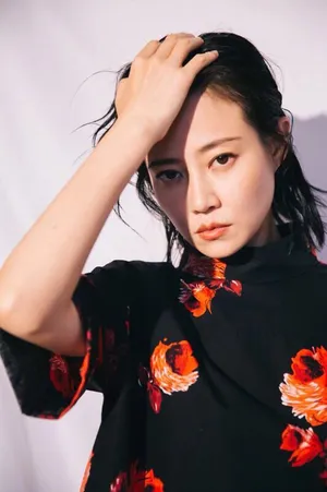 谭卓优雅气质写真图片_7