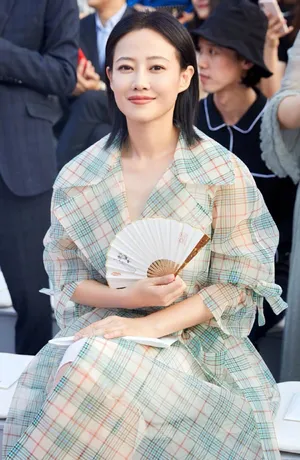 谭卓时尚性感写真图片_5
