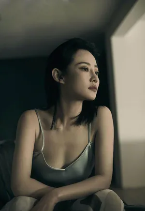 谭卓性感女人味杂志大片写真图片_2