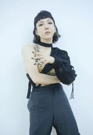 吴莫愁酷帅个性写真图片_3