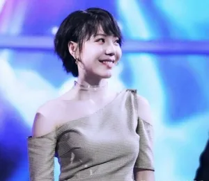 吴莫愁大胆露脐装文艺写真图片_2