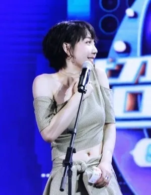 吴莫愁大胆露脐装文艺写真图片_5