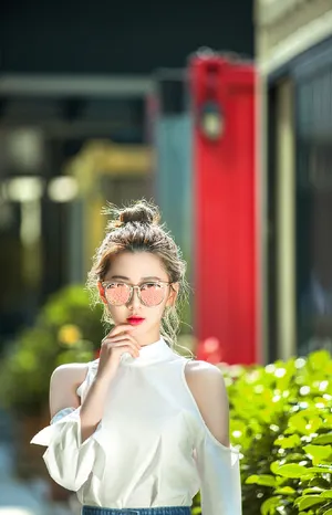 刘颖伦甜美街拍图片_4