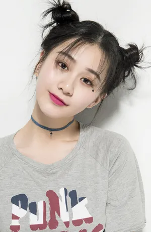 刘颖伦性感露脐装写真图片