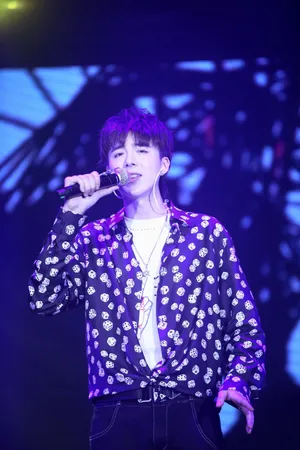 摩登兄弟刘宇宁音乐会帅气图片_2