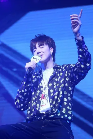 摩登兄弟刘宇宁音乐会帅气图片_3