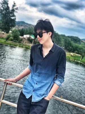摩登兄弟刘宇宁帅气壁纸图片_2