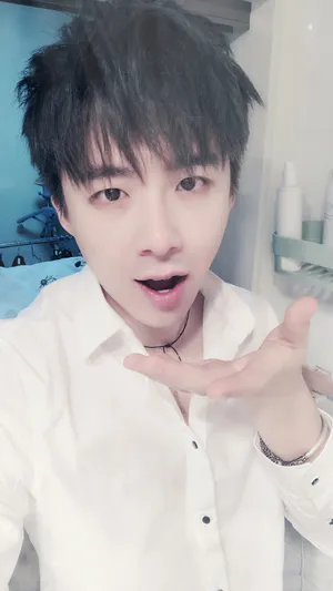 摩登兄弟刘宇宁生活照_9