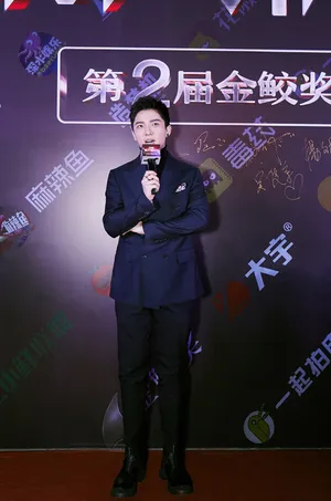 吴俊余帅气撩人活动写真图片