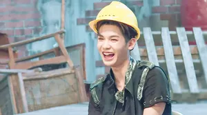 Justin黄明昊《勇敢的世界》图片_5