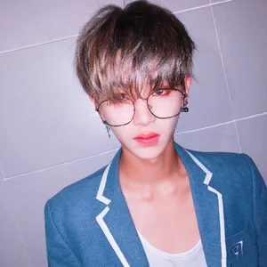 黄明昊生活照_5
