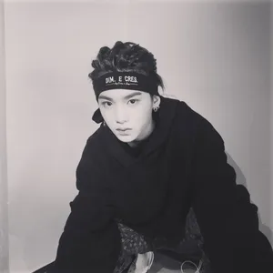 Justin黄明昊帅气生活照_2