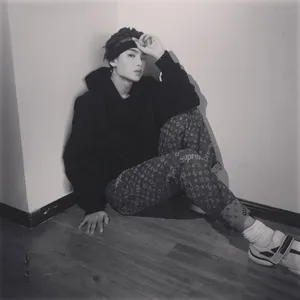 Justin黄明昊帅气生活照_3