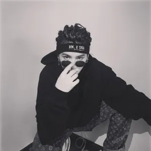 Justin黄明昊帅气生活照_4