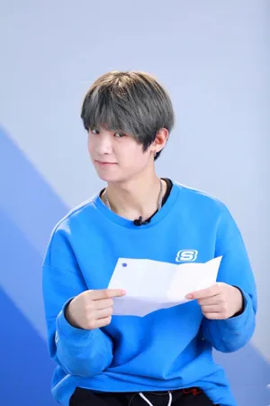 黄明昊《偶像练习生》帅气图片_1