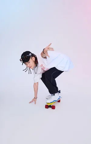 王琳凯嘻运动范帅气写真图片_5