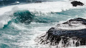 高清的海浪图片大图_2