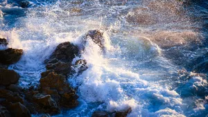 高清的海浪图片大图_3