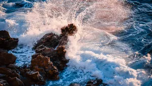 高清的海浪图片大图_7